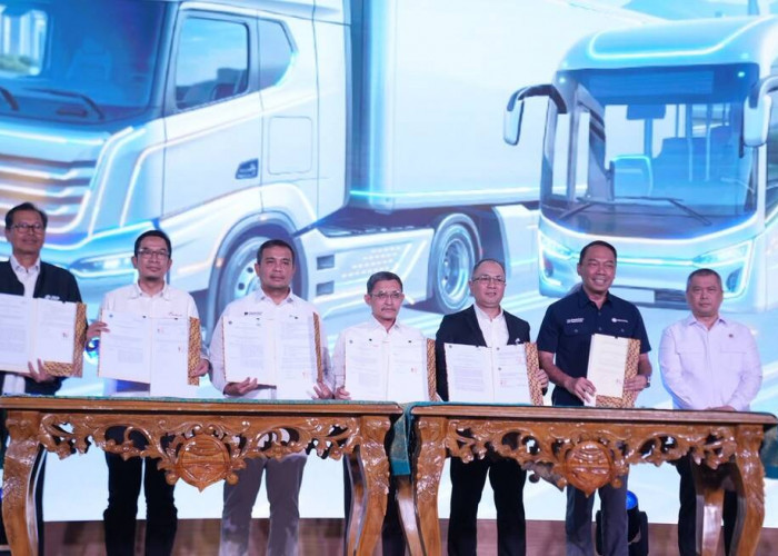 Hutama Karya Tandatangani Kerja Sama Integrasi Blu-E dalam Rangkaian Launching ETLE HUB