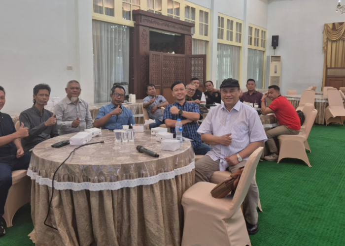Ngopi Bareng Peserta UKW, Direktur UKW PWI Pusat Beri Pesan ke Wartawan 