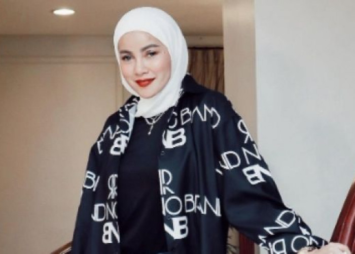 Netizen Heran: Sport Wear Hijab banyak yang Modis, Olla Ramlan Malah Pilih Pamerkan Lekuk Tubuh 