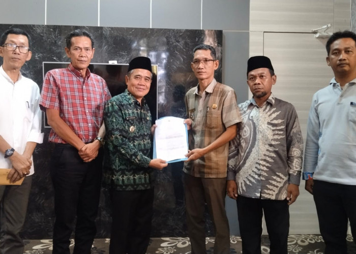 Camat Tanjung Batu Jabat Pjs Kades Tanjung Pinang 2, SK Diserahkan Wabup Ogan Ilir