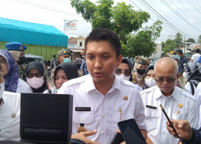 Bupati Panca Pertanyakan Alasan Pengunduran Diri Satu Calon Kades Tanjung Sejaro