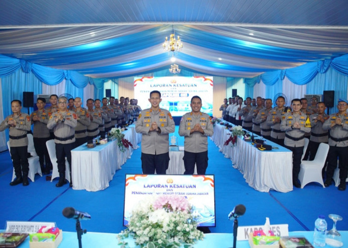 Estafet Kepemimpinan Polres OKI Beralih, AKBP Eko Rubiyanto Serahkan Tongkat Komando kepada AKBP Agung Adhitya