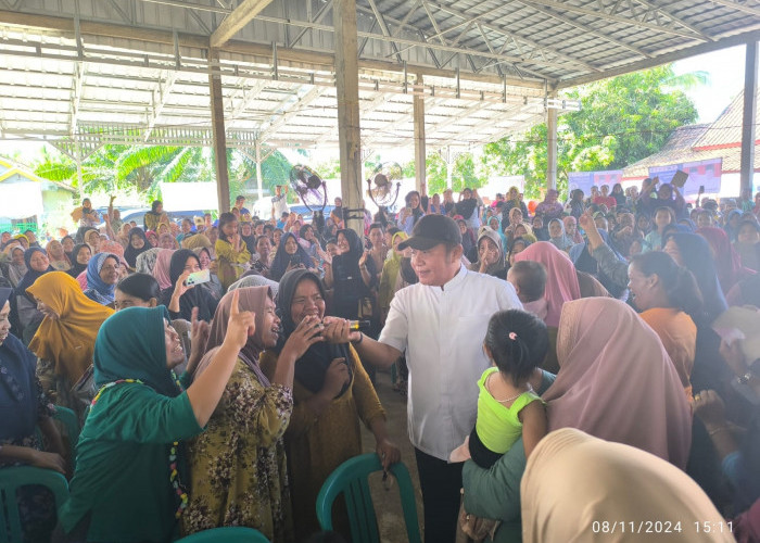 Antusiasme Warga Sanga Desa Membludak di Kampanye Dialogis Cagub Herman Deru