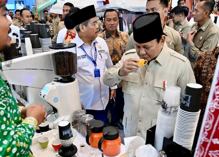 Cerita Manis dari AOE 2025: Kopi Lahat Diseruput Presiden, Canda Ketua Apkasi, dan Antusiasme Pengunjung