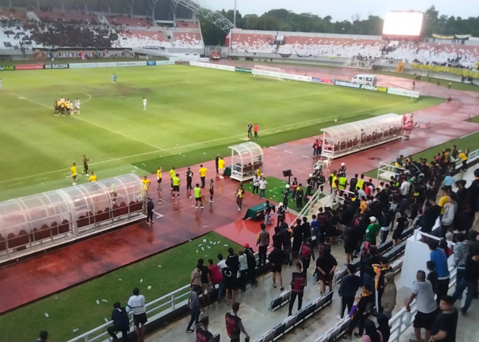 Hasil Pertandingan SFC Vs Persekat Tegal Sempat Keos Diujung Laga, Suporter Teriak Mafia Usai 2 Kartu Merah 