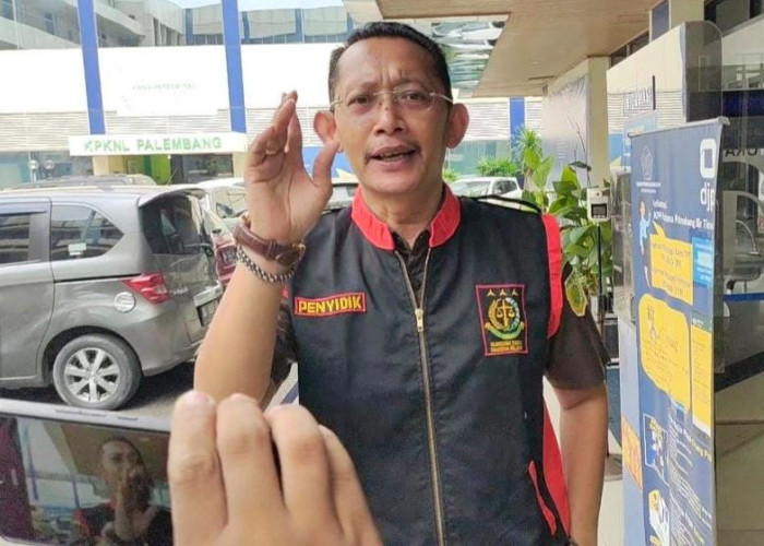 4 Bundel Berkas dan 1 Unit PC Disita Kejati Sumsel Saat Geledah KPP Pratama Ilir Timur Palembang