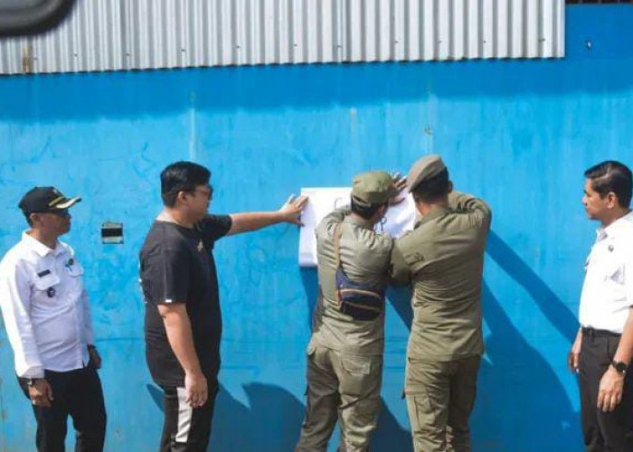Diduga Tak Kantongi Izin, Gudang Pakan Hewan di Talang Kelapa Disegel