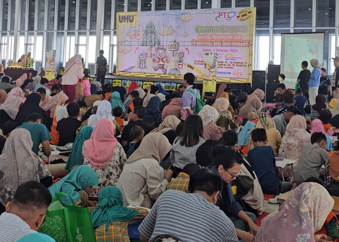 500 Anak TK-SD Khalifah Kompak Bersama dengan Orang Tua di Lomba Menempel dan Mewarnai Bersama UHU