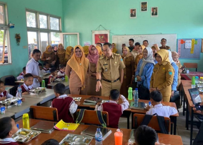 Launching Program Makan Sehat Bergizi di Ogan Ilir, 3.356 Siswa di Tanjung Raja Antusias Dapatkan Nasi Gratis