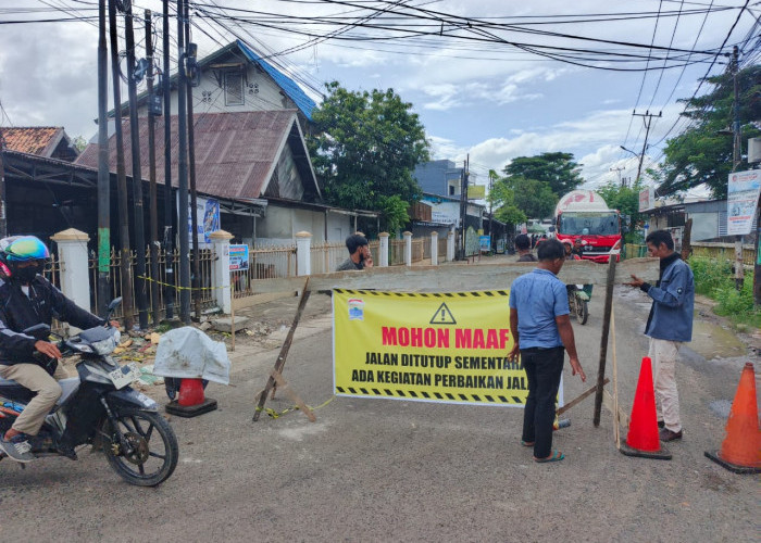 Pengendara Melintas Cari Jalan Alternatif, 2 Pekan Akses Simpang TPU - Jembatan Musi IV Palembang Ditutup