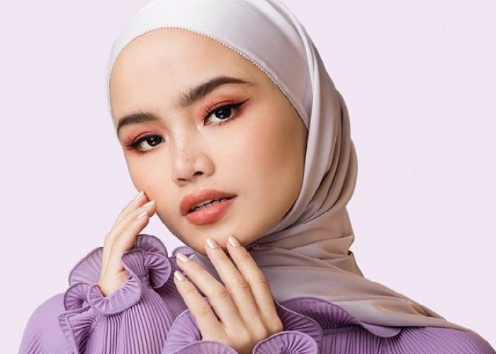   Hijabers Wajib Tahu! 7 Tips Memilih Bahan Hijab yang Adem dan Nyaman Saat Digunakan