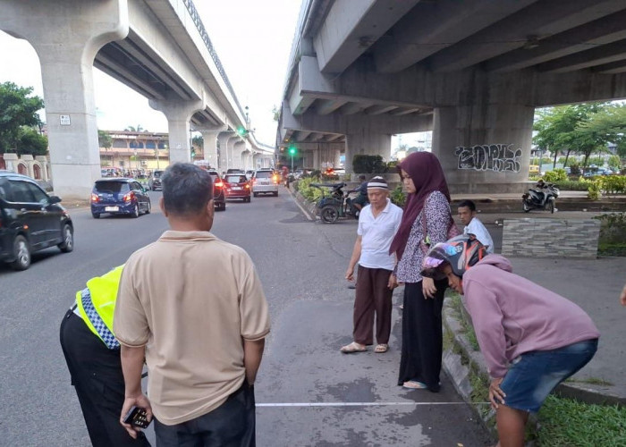 Lakalantas Bawah Flyover Jakabaring Palembang, Mobil Tabrak 2 Motor Sebelum Lampu Merah, Tewaskan Driver Ojol