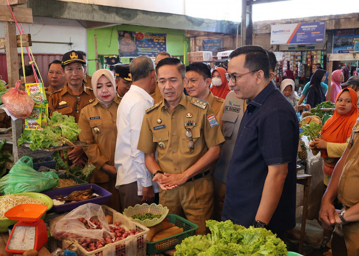 Pj Walikota Palembang Terus Pantau Harga Kebutuhan Pokok Serta Mengadakan Pasar Murah di 13 Kecamatan