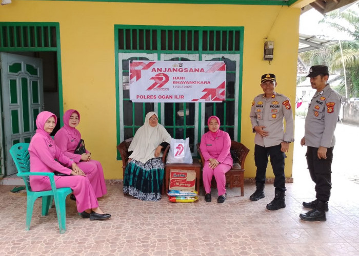 Peduli Purnawirawan dan Warakawuri di Hari Bhayangkara ke-79, Polsek Rantau Alai Ogan Ilir Lakukan Anjangsana
