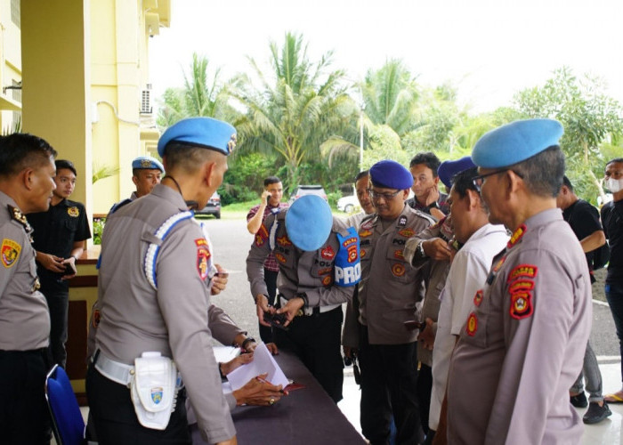 Propam Polda Sumsel Cek Senpi Personel Polres OKI Cegah Penyalahgunaan