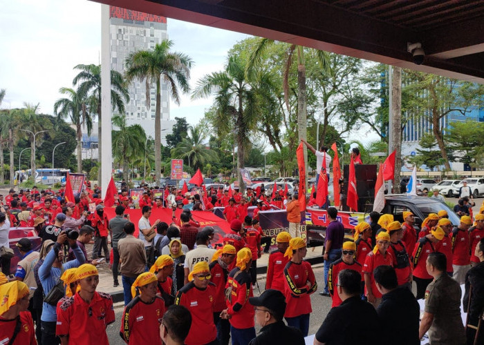 May Day di Palembang, Ribuan Buruh Sampaikan 14 Tuntutan, Salah Satunya Cabut Omnibuslaw Cipta Kerja