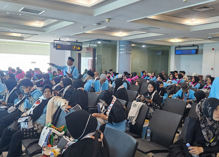 Bandara Internasional Sultan Mahmud Badaruddin II Berangkatkan 441 Calon Jemaah Haji Antara Asal Babel
