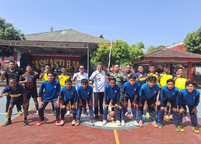 Gelorakan Sportivitas! Lapas Narkotika Muara Beliti Gelar Futsal Persahabatan dengan Santri Ponpes Darussalam