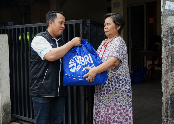 BRI Group Salurkan 100.000 Paket Sembako untuk Masyarakat di Seluruh Indonesia dalam Momentum Ramadan 2025