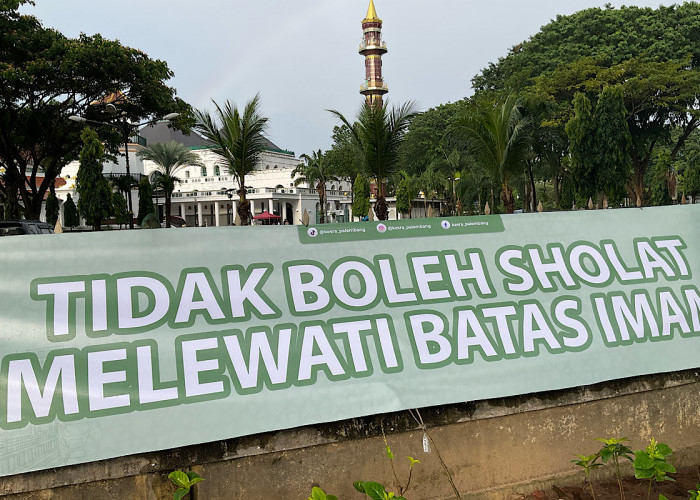 Tegas, Pagi Ini Sholat Id di Masjid Agung Palembang Tidak Boleh Melewati Batas Imam