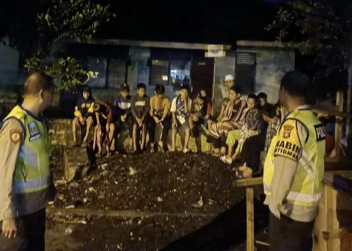 Dapati Anak-Anak dan Remaja Sedang Bermain Petasan Usai Sahur, Personel Polsek Tanjung Batu Langsung Tegur
