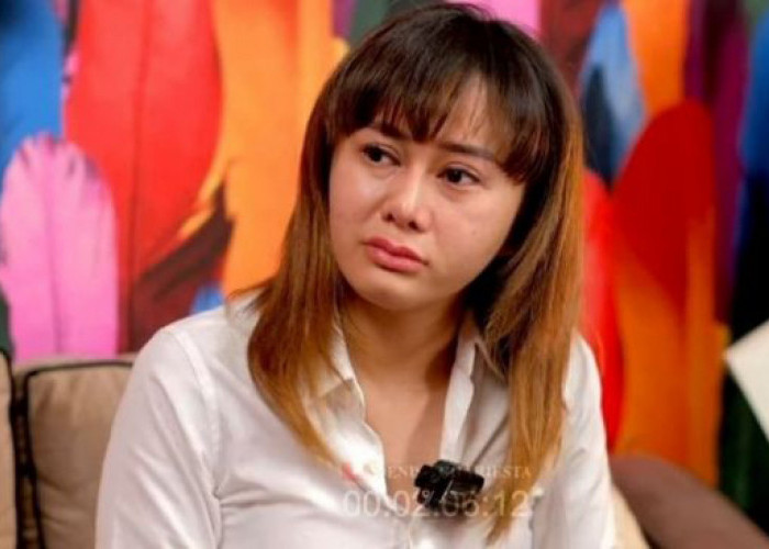 Ayu Dewi Dikabarkan Hamil Anak Ke Empat, Warganet Tuding Denise Chariesta Baper