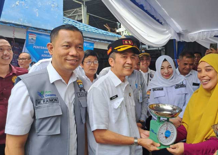 BSB Salurkan CSR Timbangan Pegas untuk Pedagang di Palembang, ini Jumlahnya