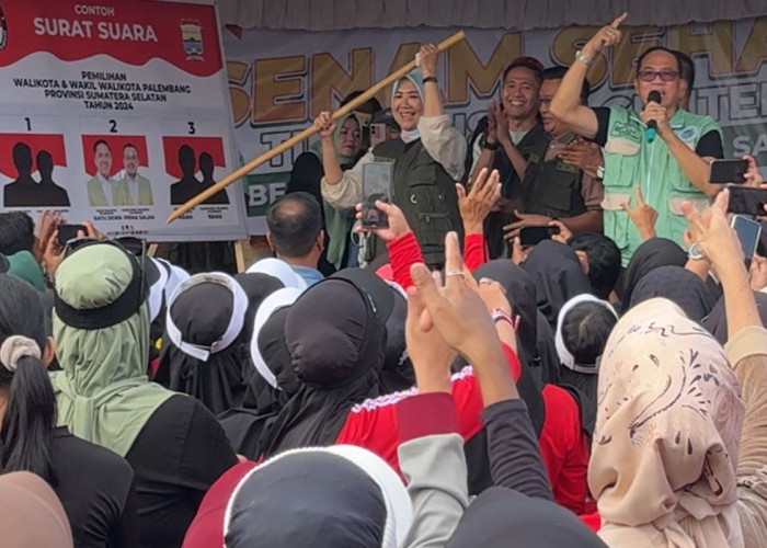 Penuh Energi! Senam Bersama Ratu Dewa dan Ribuan Warga Sematang Borang, Masyito Peragakan Cara Coblos