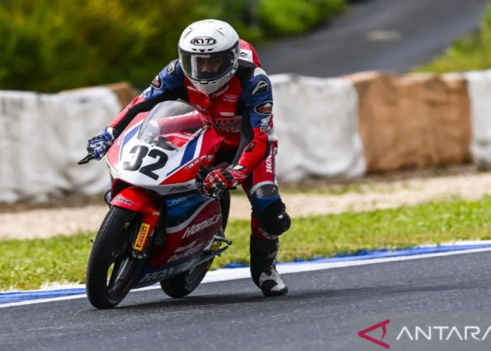Alhamdulillah, M Kiandra Ramadhipa Naik Podium Tertinggi MotoGP Rookies Cup 2026 Spanyol