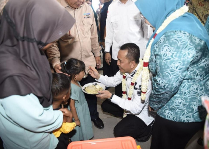  Pj Gubernur Sumsel Agus Fatoni Berikan Bantuan Makanan untuk Atasi Stunting di Kabupaten OKU