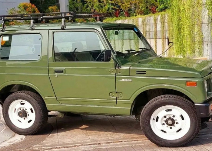 Jimny Antik Terbakar di Parkiran PIM 5, ini Penyebabnya