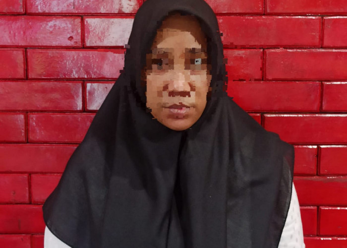 Kepergok CCTV Bobol Brangkas Gasak Uang Puluhan Juta, Kasir RM di Palembang Menangis Diserahkan ke Polisi