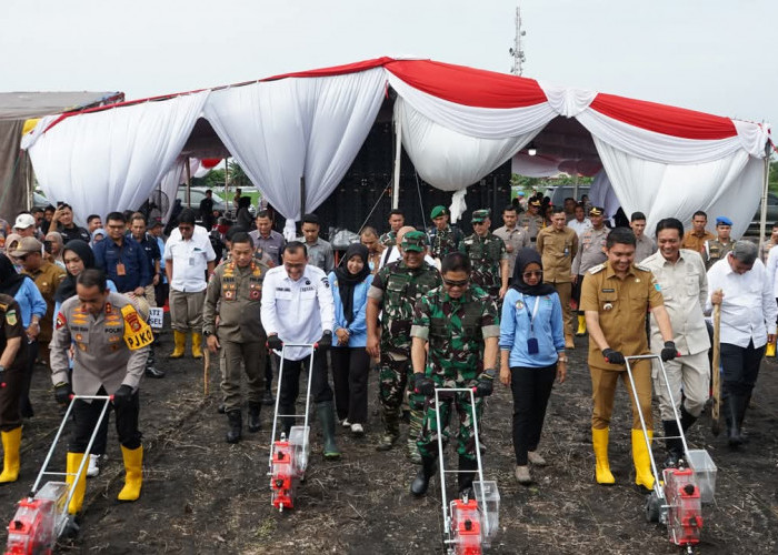 Penanaman Jagung Serentak, Dandim 0402/OKI Dampingi Pangdam II/Sriwijaya