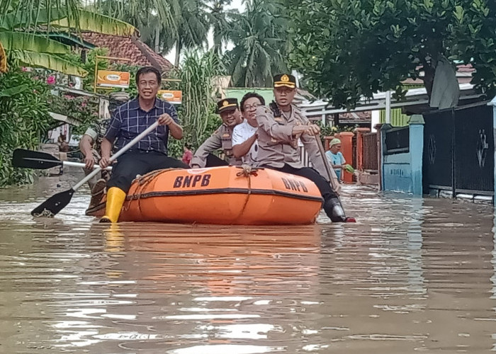 Banjir Kiriman, Ribuan KK Terendam Banjir