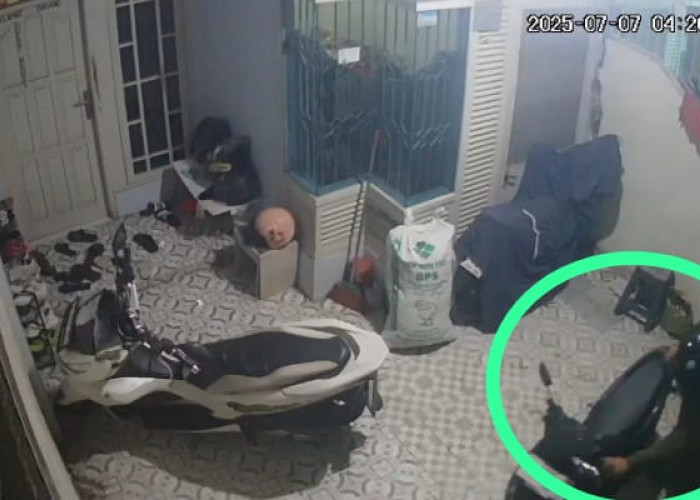 Pelaku Curanmor di Palembang Incar Kosan Mahasiswi Beraksi Waktu Subuh, Terekam Kamera CCTV 