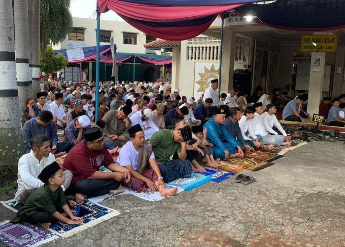 Berjalan Khidmat Ratusan Jemaah Muhammadiyah Laksanakan Salat Iduladha di Masjid Balayudha Palembang