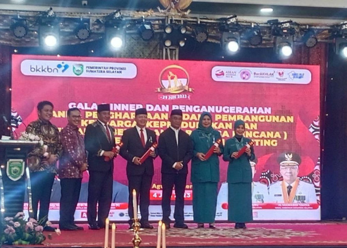 Gubernur dan Wagub Bengkulu Terima Penghargaan Manggala Karya Kencana dan Dharma Karya Kencana