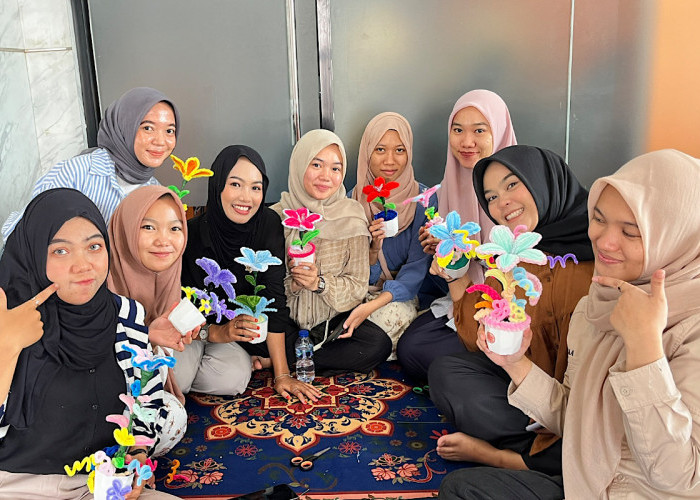 Kreativitas Jadi Modal Utama, PTBA Latih 30 Peserta Kembangkan Kerajinan Pipe Cleaner