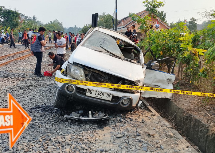 Innalilahi, Kecelakaan Maut Kereta Api vs Minibus di Prabumulih, 4 Orang Tewas dan 1 Luka Berat