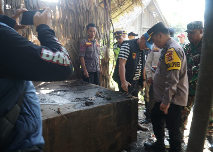 Tim Gabungan Bongkar Gudang Diduga Tempat Penimbunan BBM Ilegal di Prabumulih