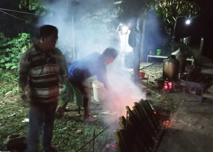 Sambut 10 Muharram, Warga Karang Raja Lestarikan Tradisi Melemang