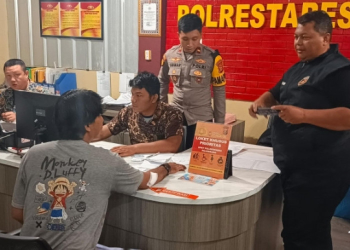 Bermula Berpapasan dan Saling Pandang Saat Antar Orderan, Driver Ojol di Palembang Ditusuk OTK 
