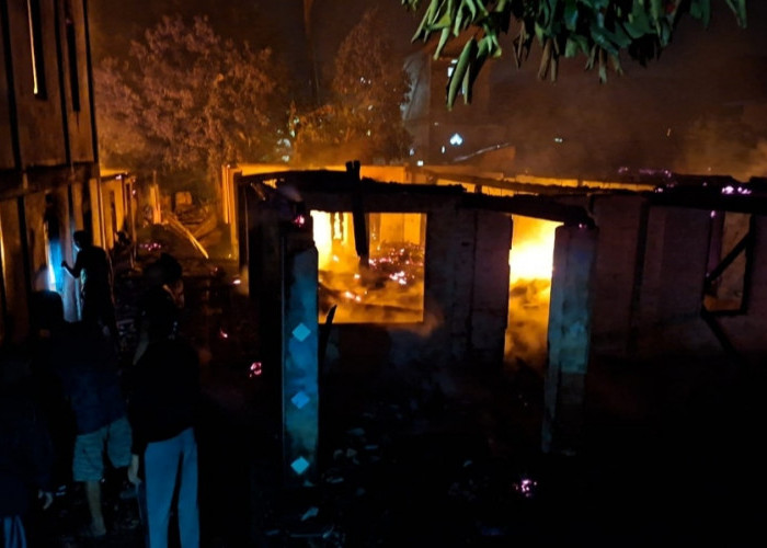 7 Kepala Keluarga di Desa Serinanti OKI Kehilangan Rumah, Api Hanguskan 4 Rumah Panggung