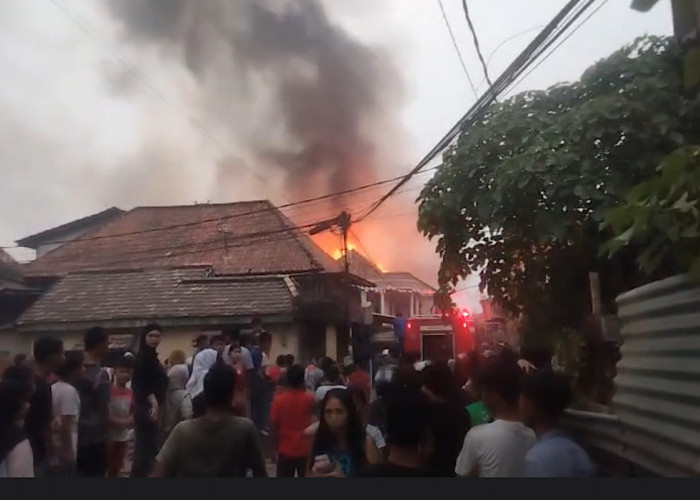 Sekitar 20 Rumah di Lorong Sabar 8 Ulu Hangus Terbakar!  