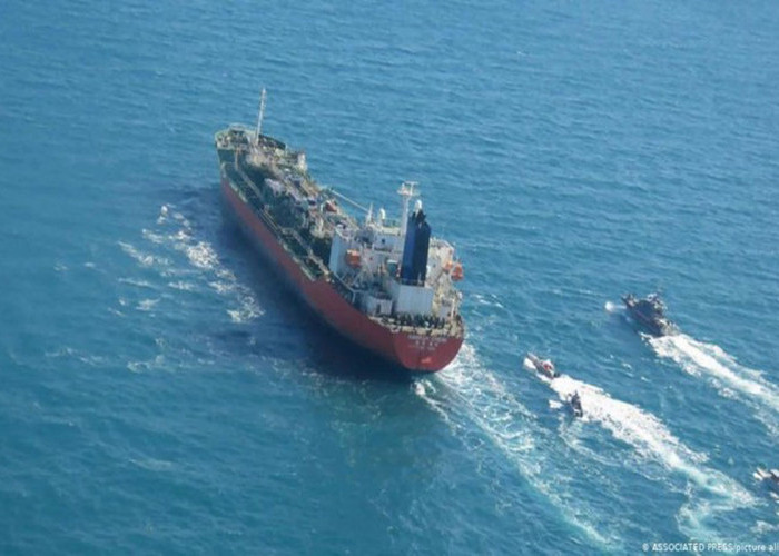 Ini Aturan Baru Melintas di Selat Hormuz yang Dibuat Iran