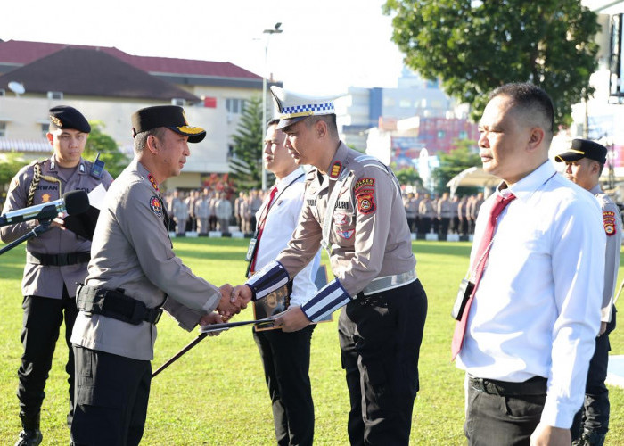 Kapolda Sumsel Ganjar 48 Personel Berprestasi, Hadiah Umrah Disiapkan