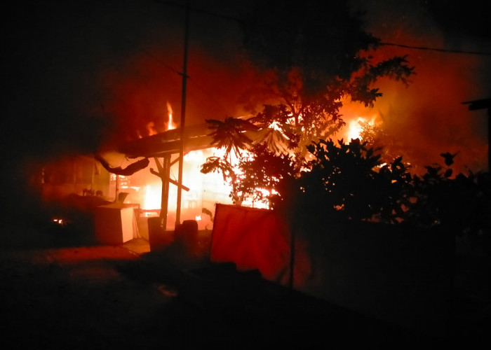 Rumah Bedeng di Palembang Terbakar Jelang Pergantian Malam Tahun Baru 2023