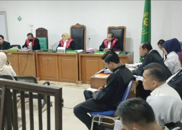 Saksi Bongkar Dana PMI Dipakai ‘Plesiran’ ke Bali Hingga Bayar Tagihan Pribadi Terdakwa Fitri–Dedi