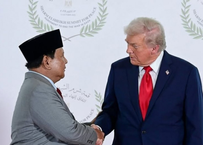 Momen Bersejarah, Jabat Tangan Pujian Presiden Trump kepada Presiden Prabowo di KTT Perdamaian Sharm El-Sheikh