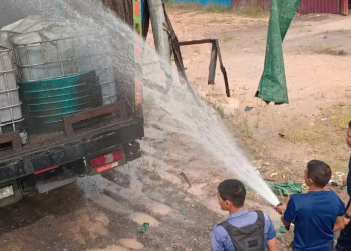 Mobil Box Diduga Berisi Minyak Ilegal di Sekayu Terbakar dan Meledak Hebat, Sopir dan Tukang Las Terlempar